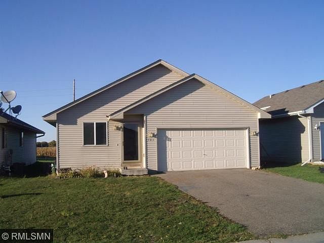 1st image of 703 Juniper Ln NW