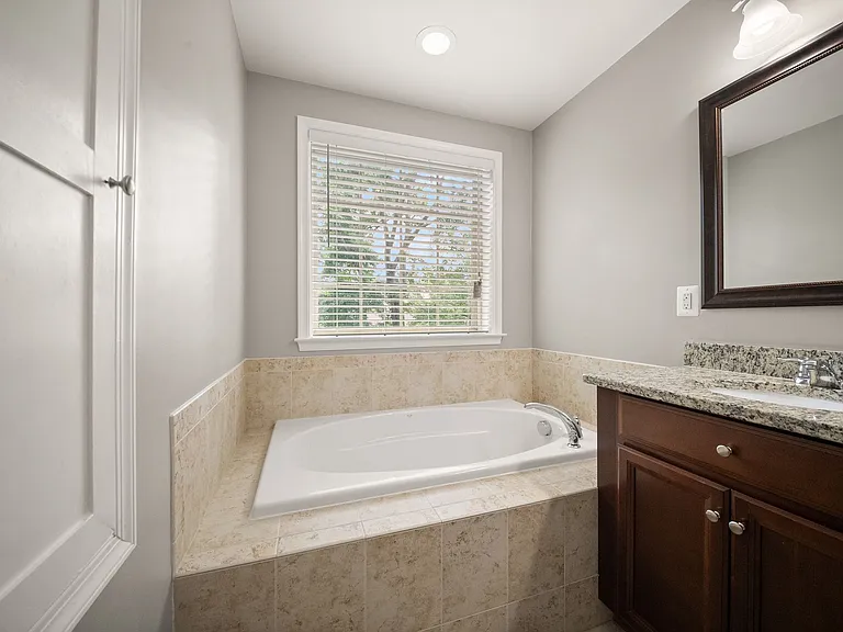 1431 Occoquan Heights Ct — Photo 26
