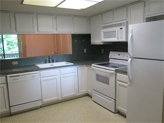 2nd image of 14911 Wunderlich Dr APT 1806
