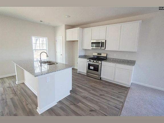 4th image of 1954 Castle Rock Dr