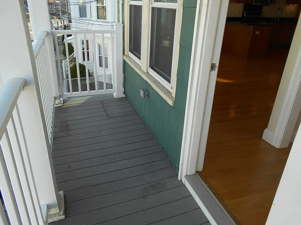2 bed, 900 sqft, $2,400 — Photo 3