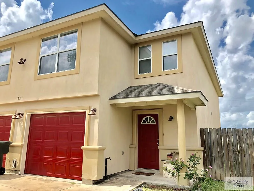 3 bed, 2.5 bath, 1380 sqft, $1,400 — Photo 2
