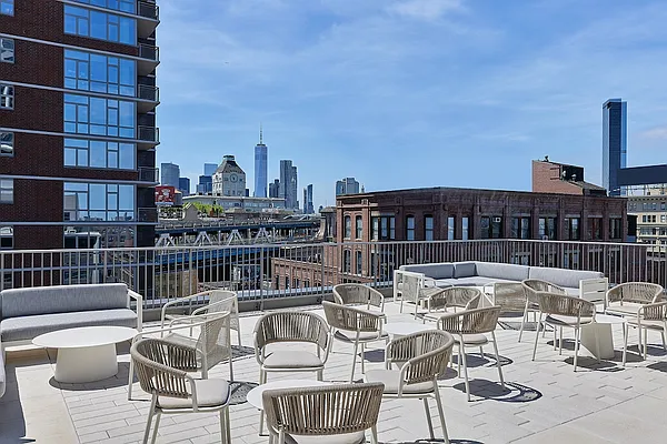 Rented by Greystar | media 36