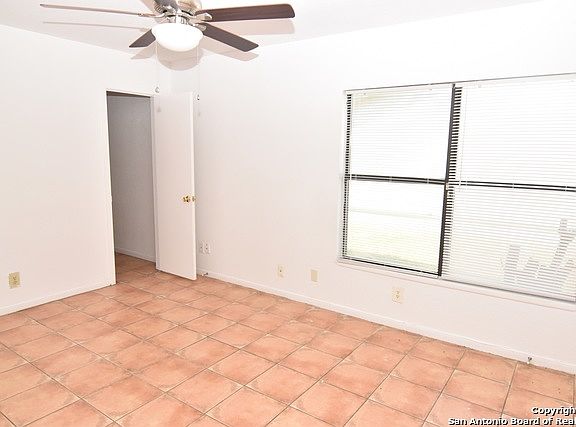 5th image of 4807 Blue Spruce Dr