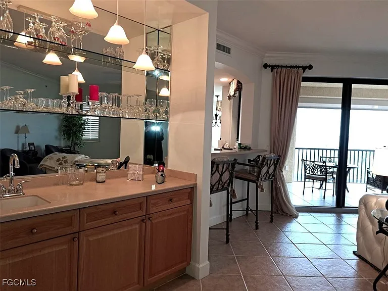 11600 Court Of Palms #206 — Photo 4