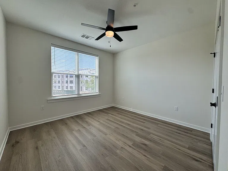 865 Bolivar Dr — Photo 15