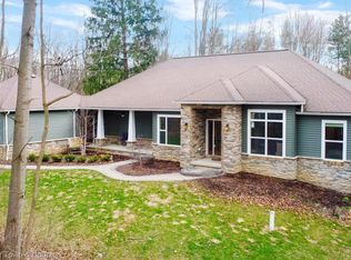 3841 Middle Rd, Highland, MI 48357