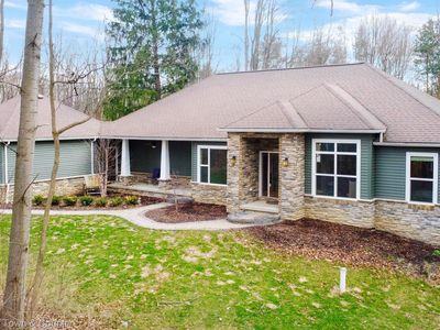 3841 Middle Rd, Highland, MI, 48357