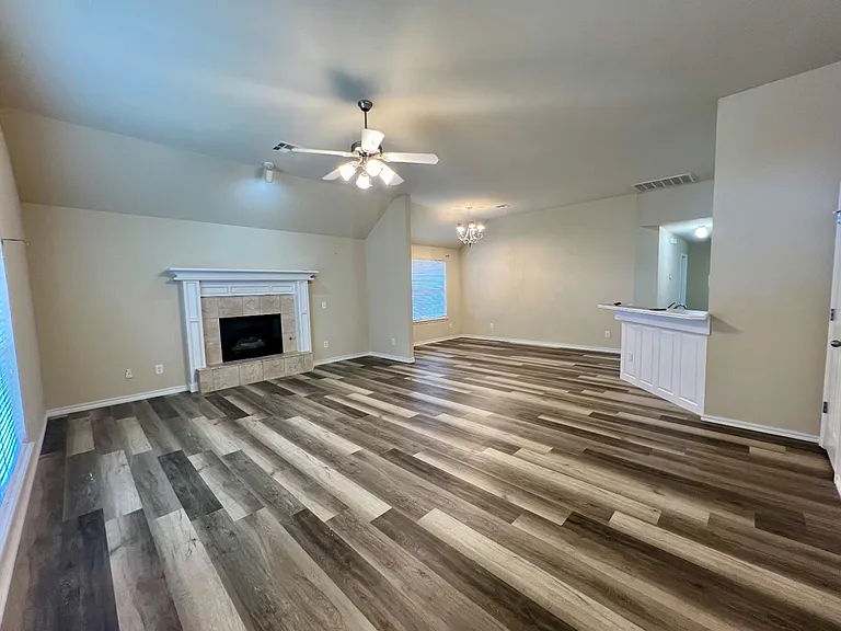 2205 SW 93rd St — Photo 4