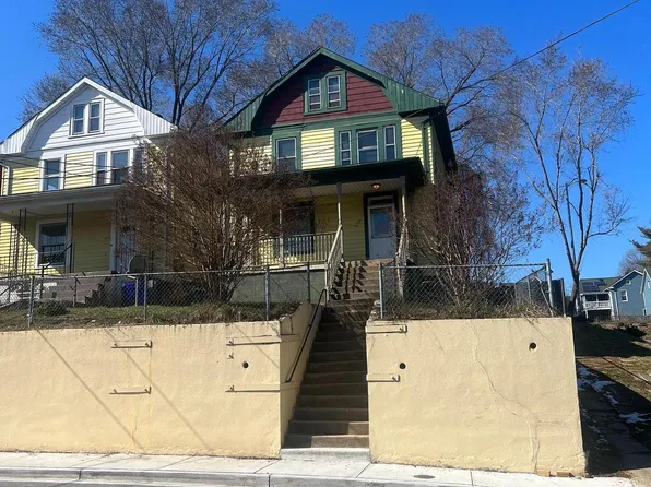 17 N Maryland Ave, Brunswick, MD 21716