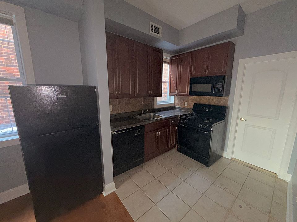 1st image of 510 40th St #31E