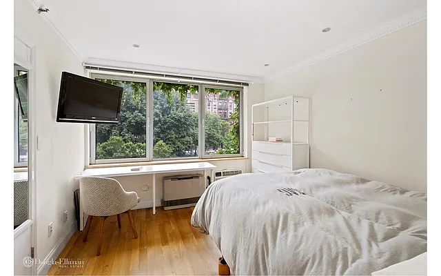 Rented by Douglas Elliman | media 21