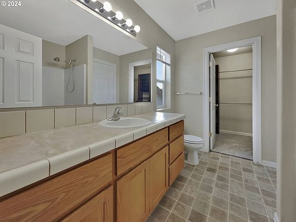 5th image of 903 NW 21st Ave