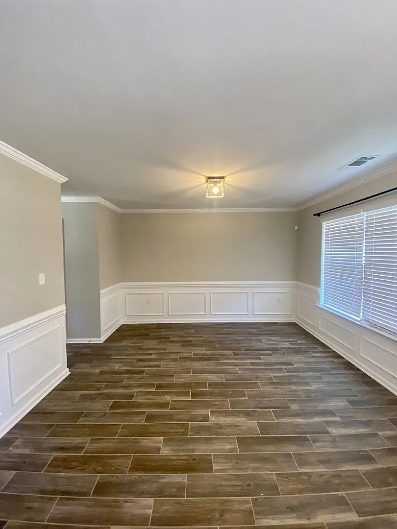 4BR/2.5BA Home Located in Hampden Village — Photo 4