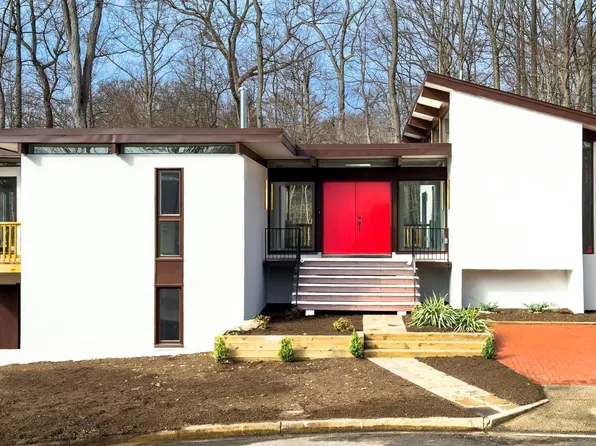 11101 Wedge Dr, Reston, VA 20190