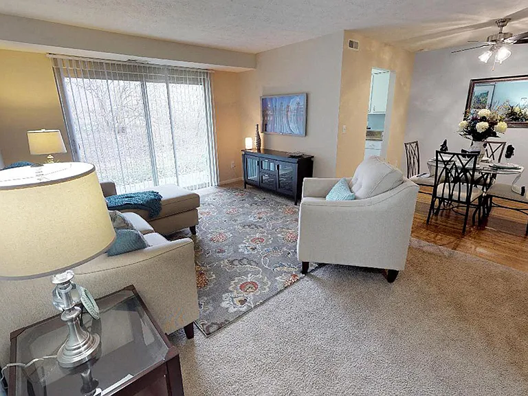 Hunter's Creek Apartments — Photo 47