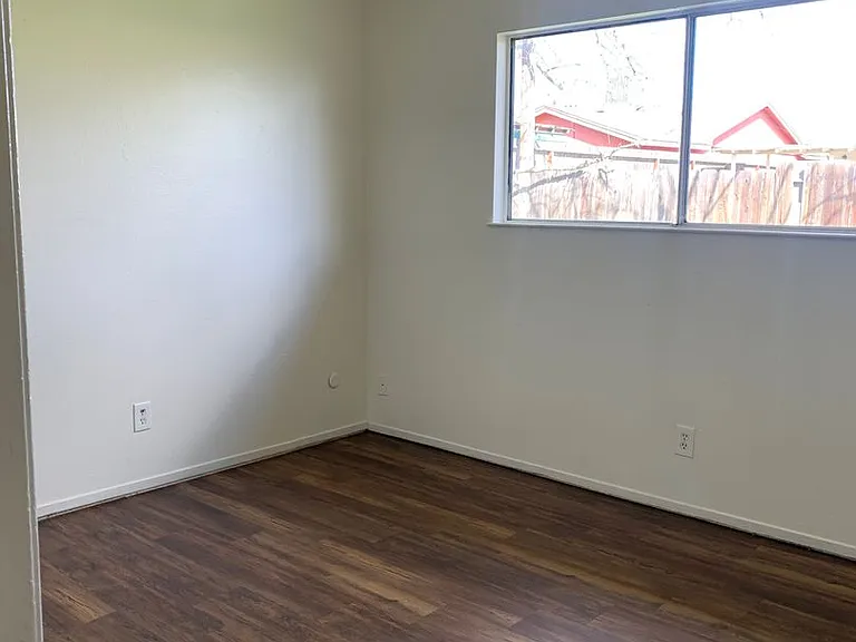 1225 Elberta Dr — Photo 12
