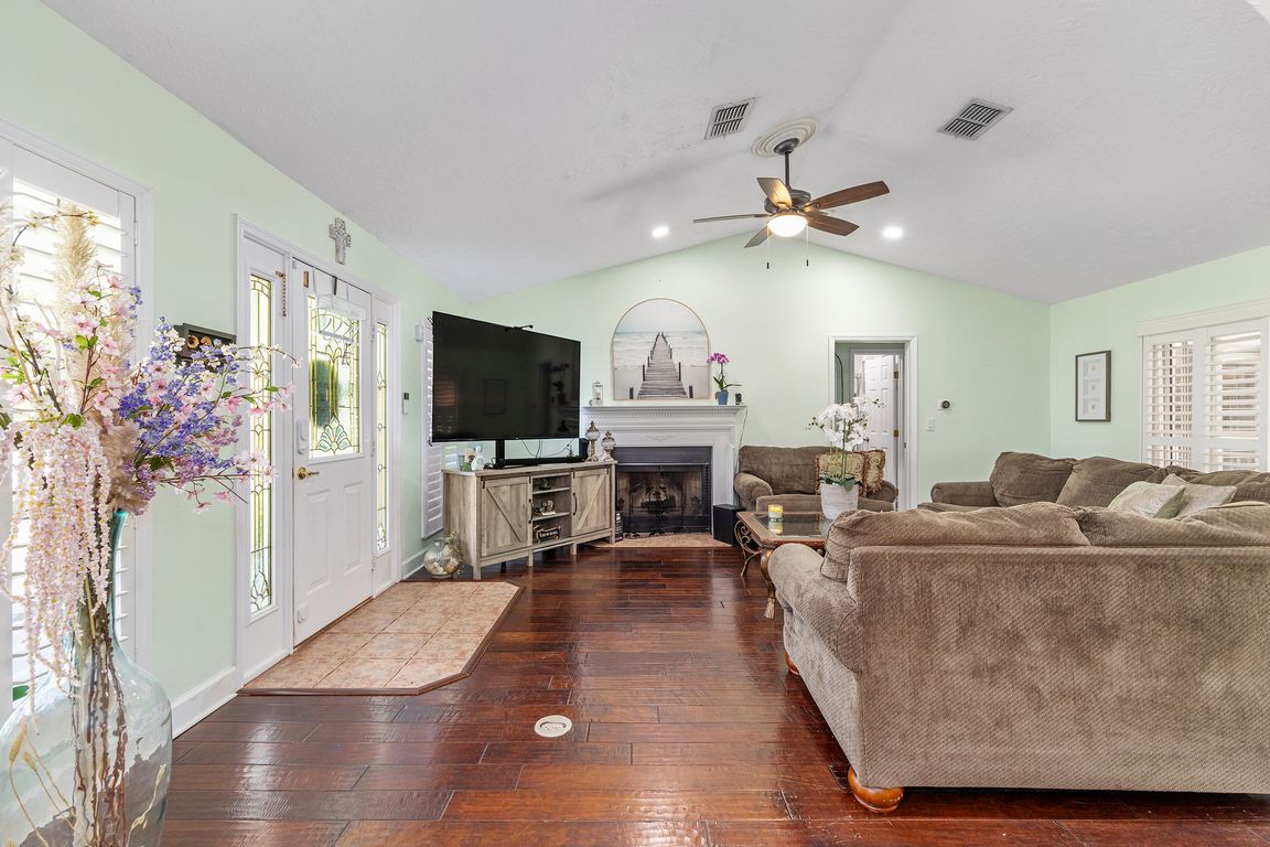 next background image