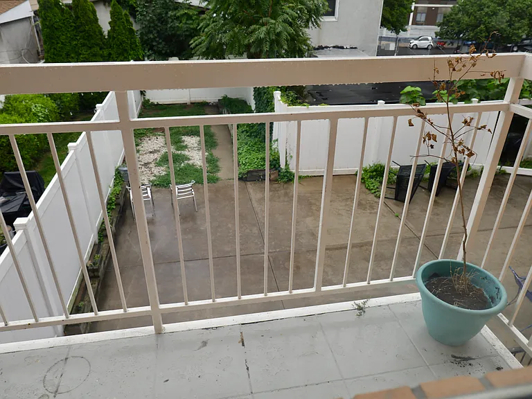 25-38 14th St #2 — Photo 7