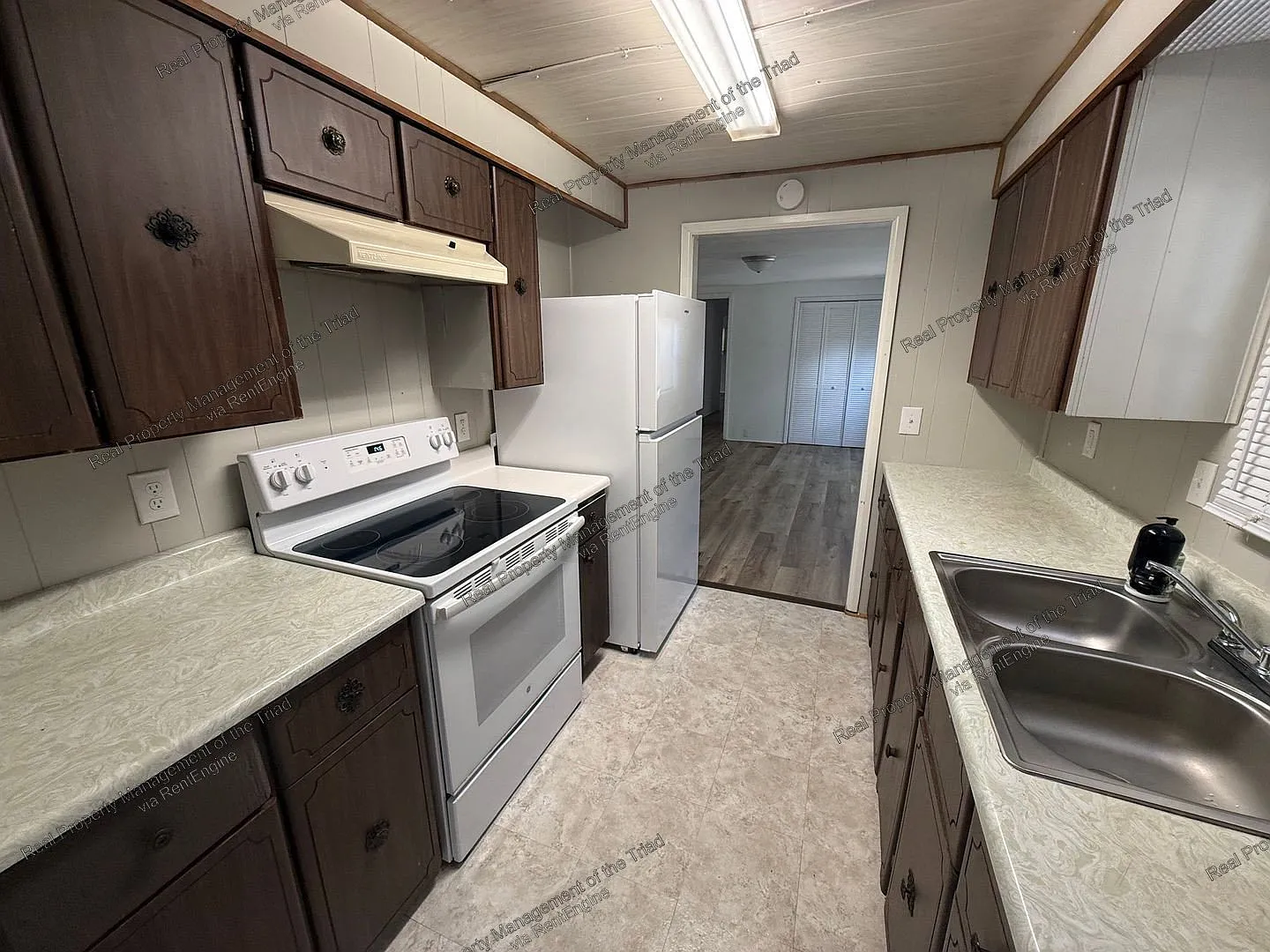 3 bed, 2.0 bath, 1440 sqft, $1,395 — Photo 4