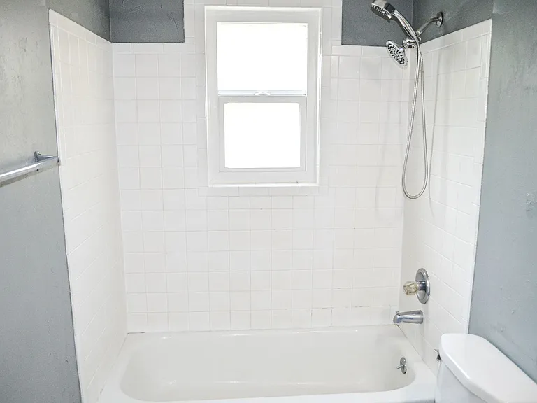 3526 NW 53rd Ter — Photo 9