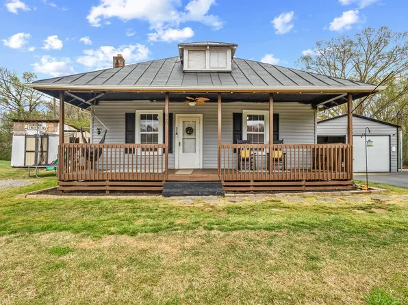 890 Ferry Rd, Danville, VA 24541