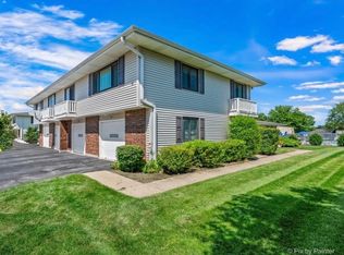 121 Millbrook Ln Unit 121, Schaumburg, IL 60193