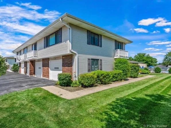 121 Millbrook Ln Unit 121, Schaumburg, IL 60193