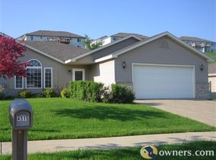 4515 Meadow Lakes Dr NW, Rochester, MN 55901