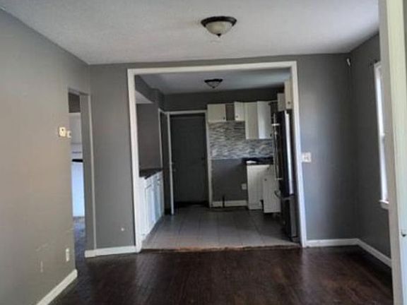 4th image of 6752 Meadow Ave
