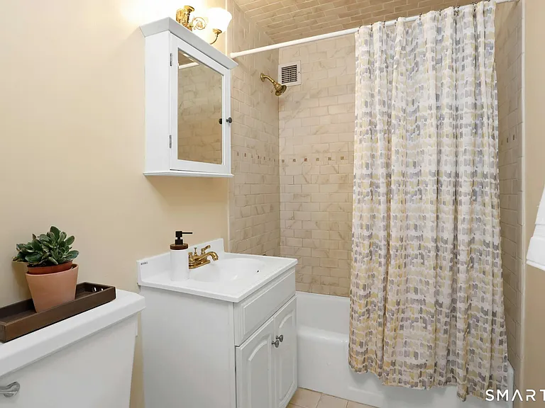 44 Strawberry Hill Ave #7D — Photo 21