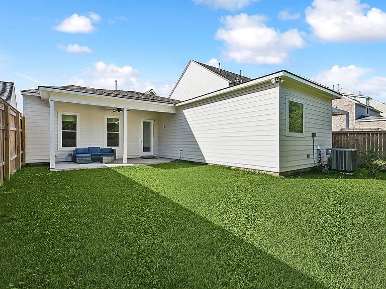 9003 Magnolia Dr — Photo 10