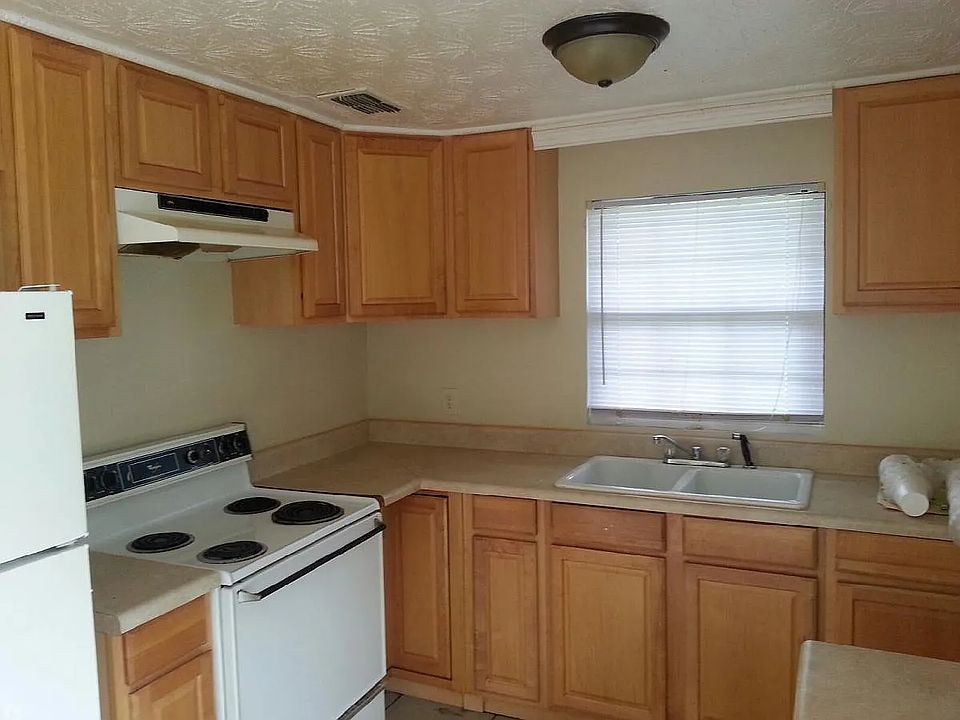 1st image of 514 Clermont Dr W