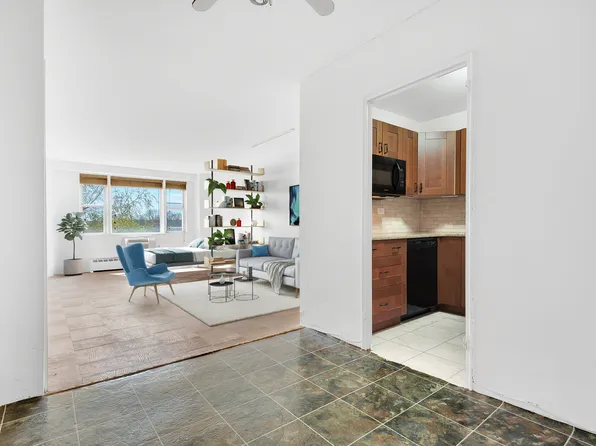 5700 Arlington Avenue image 4 of 10