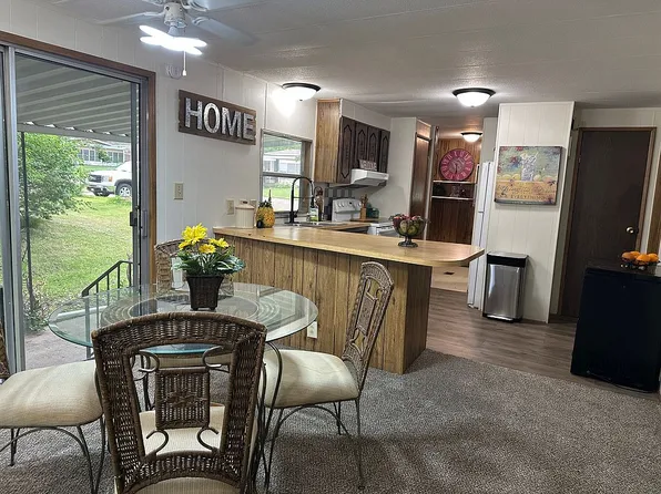 4706 SE South Village Pkwy, Topeka, KS 66609