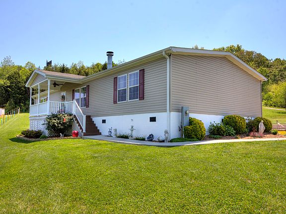 2nd image of 900 Lake Dr