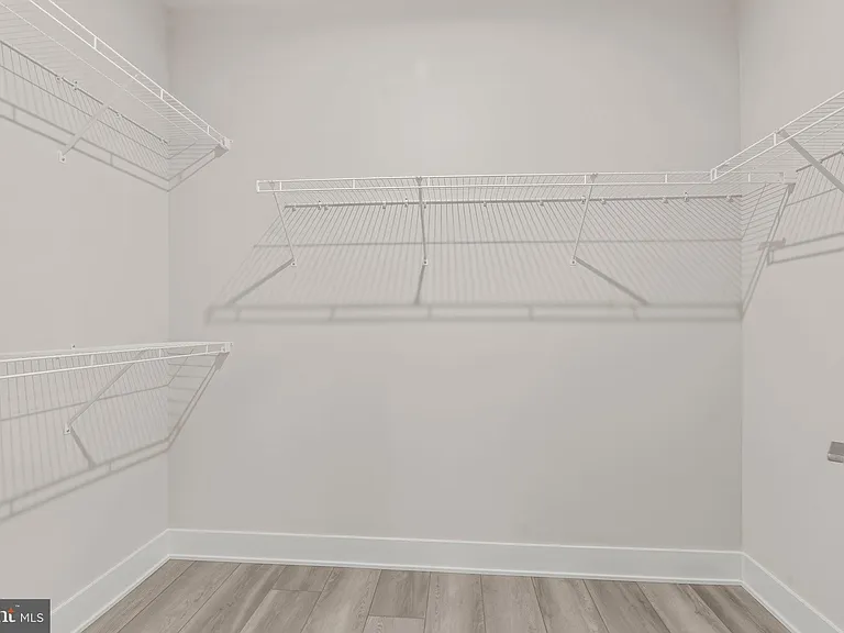 701 Brewster Aly #65 — Photo 27