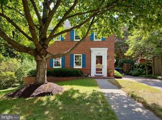 933 N Livingston St, Arlington, VA 22205