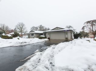 3810 Schull Dr, Hood River, OR 97031