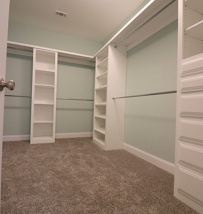 2nd image of 4055 Gramercy Dr
