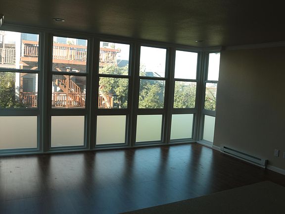 3rd image of 320 Pennsylvania Ave APT 23