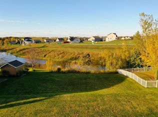 1118 Goldenray Dr, Faribault, MN 55021