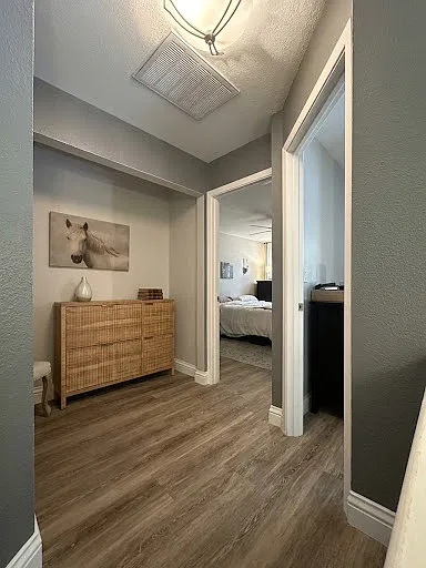 2 bed, 1.5 bath, 1036 sqft, $3,500 — Photo 2
