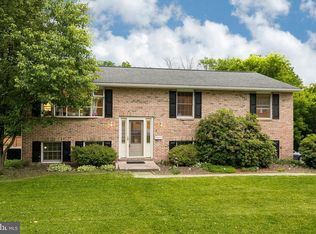 4 Aspen Ct, Douglassville, PA 19518