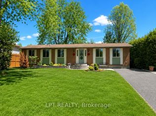 9 Dallaire Cres, Ottawa, ON K0A2Z0