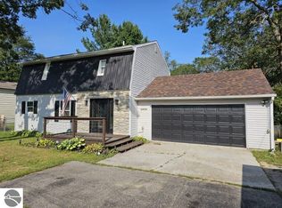 5558 Weir Rd, Oscoda, MI 48750