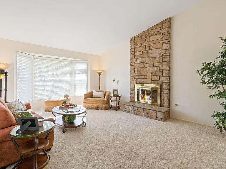 4739 Coronado Ln — Photo 8