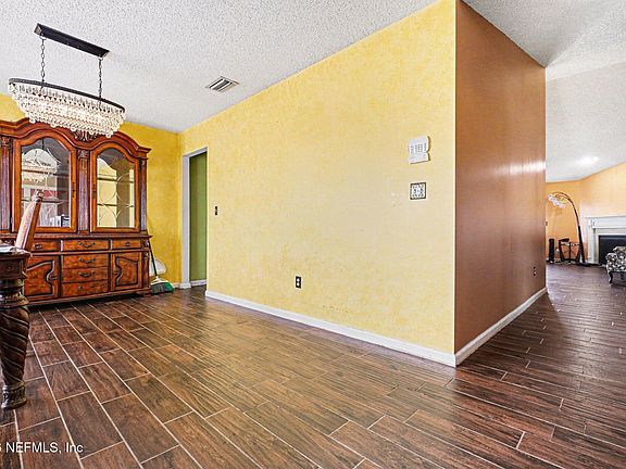 2nd image of 6525 SILK LEAF Lane
