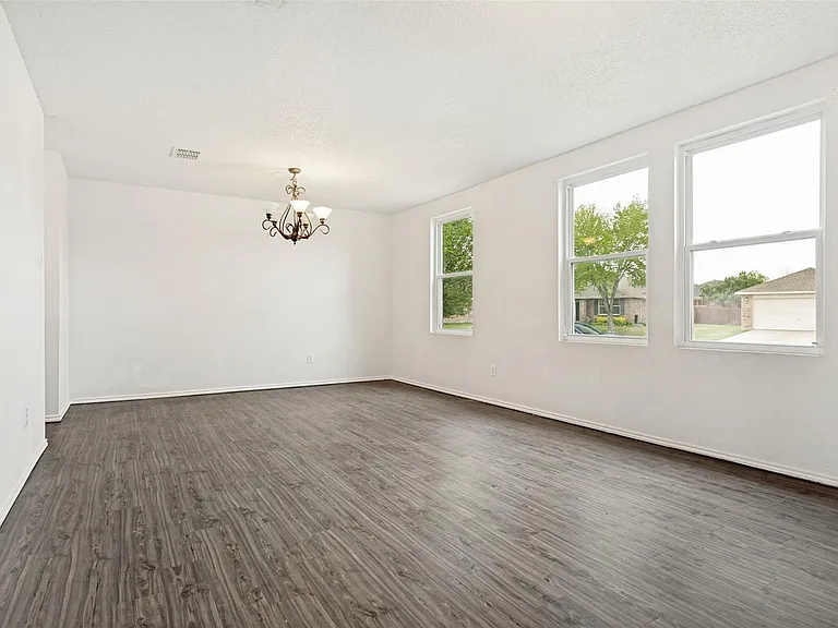 603 Cottondale Ln — Photo 4