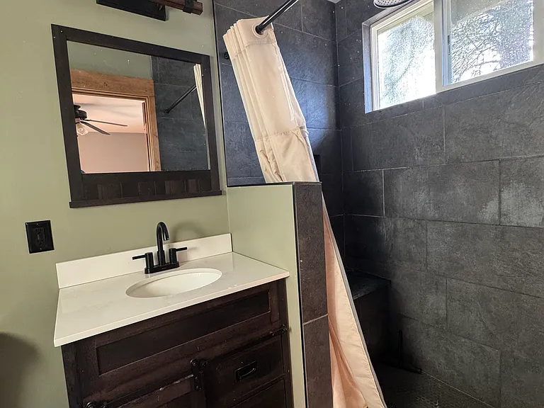 16712 Glenshire Dr — Photo 17